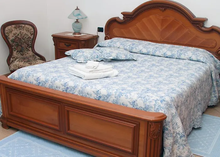 奥尔内拉维奇里维托酒店 住宿加早餐酒店 3*