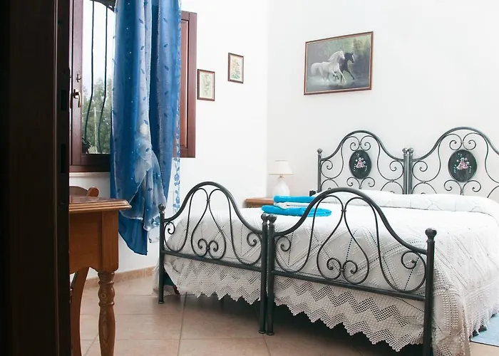 奥尔内拉维奇里维托酒店 3* Marrùbiu