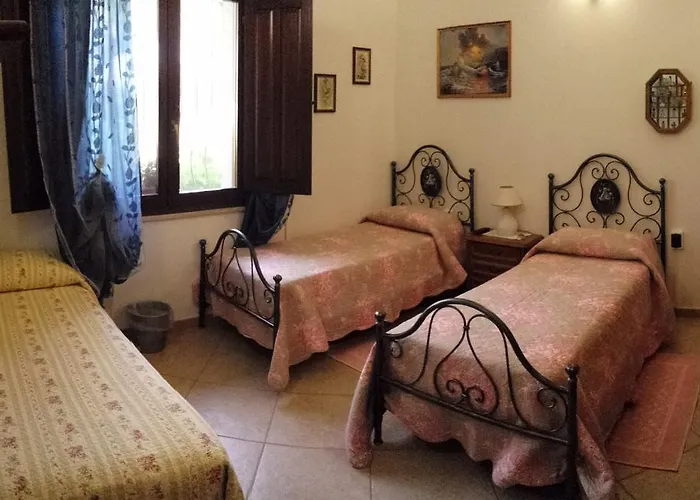 奥尔内拉维奇里维托酒店