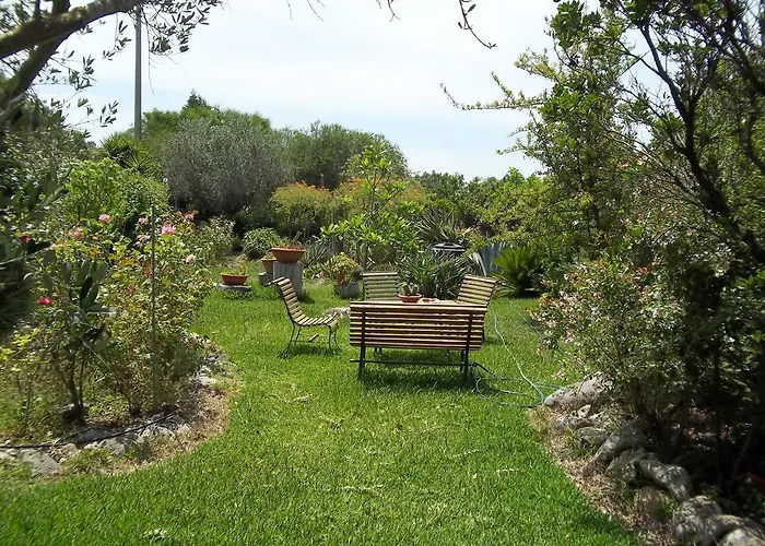 奥尔内拉维奇里维托酒店